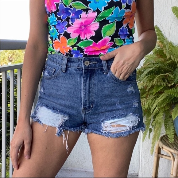 KanCan Medium Wash Ripped Distressed Denim Jean Cutoff Shorts S - Picture 2 of 7